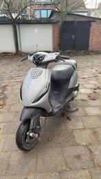 Piaggio zip 4t, Fietsen en Brommers, Scooters | Piaggio, Ophalen, Zip, Klasse A (25 km/u), Zo goed als nieuw