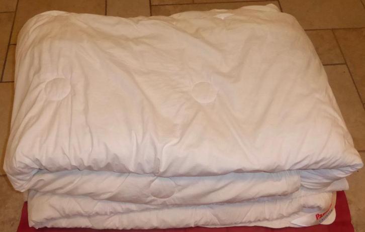 Dubbele dons ( winter + zomer ) Paradis 2 persoons, Huis en Inrichting, Slaapkamer | Beddengoed, Gebruikt, Ophalen of Verzenden