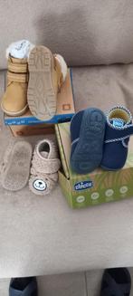 BOTTINES ET PANTOUFLES ENFANTS, Kinderen en Baby's, Babykleding | Schoentjes en Sokjes, Ophalen, Schoentjes, Jongetje of Meisje