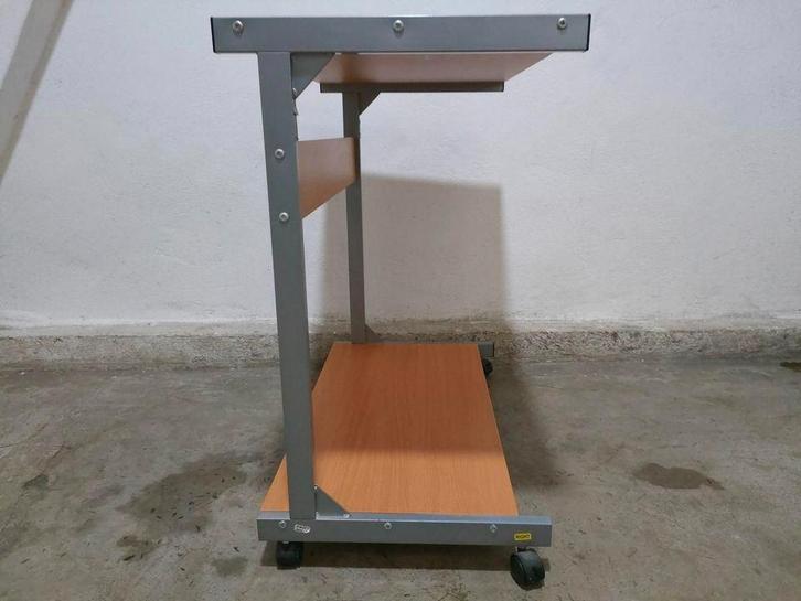 Mobiel bureau voor pc/tablet/printer in de buurt van een bed, Huis en Inrichting, Bureaus, Gebruikt, Bureau, Met wielen, Ophalen of Verzenden