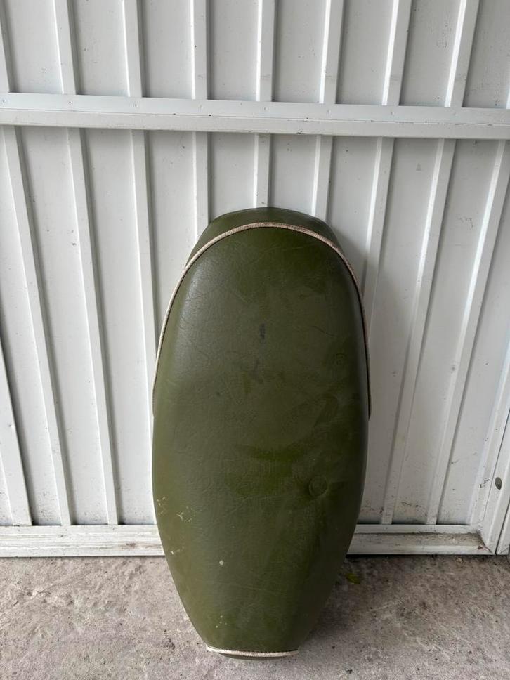 Yamaha Aerox / MBK Nitro zadel – origineel 5WW-F4730-00PP, Fietsen en Brommers, Brommeronderdelen | Scooters, Zo goed als nieuw