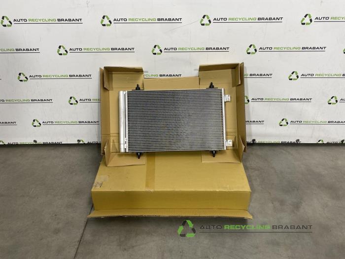 Condensateur clim d'un Peugeot 807, Autos : Pièces & Accessoires, Autres pièces automobiles, Utilisé, 3 mois de garantie, Enlèvement ou Envoi