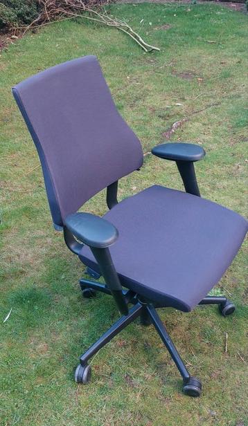 Chaise de bureau ergonomique Bma axia 2.2 
