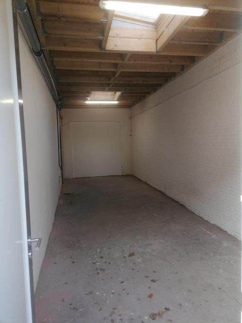 Opslagruimte van 30m² te huur in centrum Loenhout, Diensten en Vakmensen, Verhuizers en Opslag