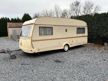 Prachtige caravan tabbert met mover en vaste slaapkamer