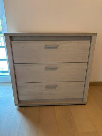 Chest of Drawers beschikbaar voor biedingen