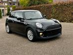 Mini cooper 1.5 turbo benzine euro 6b manuel !!!, Auto's, Mini, 4 zetels, Euro 6, Zwart, Leder