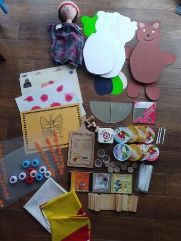 Crea/knutselpakket: spiegels, sjablonen, cd's, hout, kurk,.. beschikbaar voor biedingen