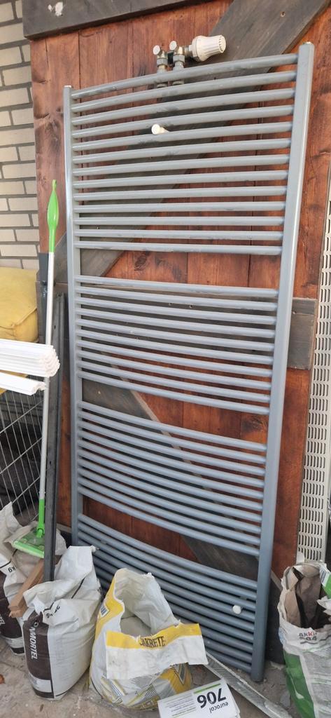 Badkamer radiator verwarming handdoek, Doe-het-zelf en Bouw, Verwarming en Radiatoren, Radiator, Ophalen