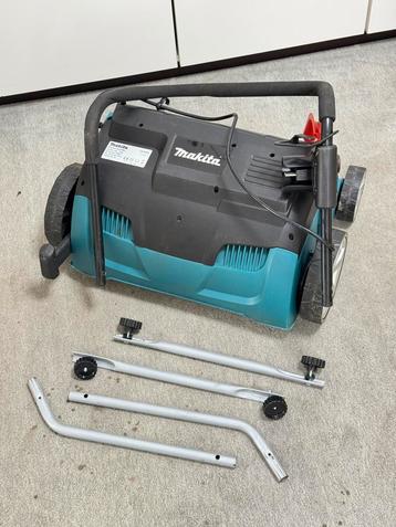Makita UV3200 Verticuteermachine Elektrisch Verticuteerder beschikbaar voor biedingen
