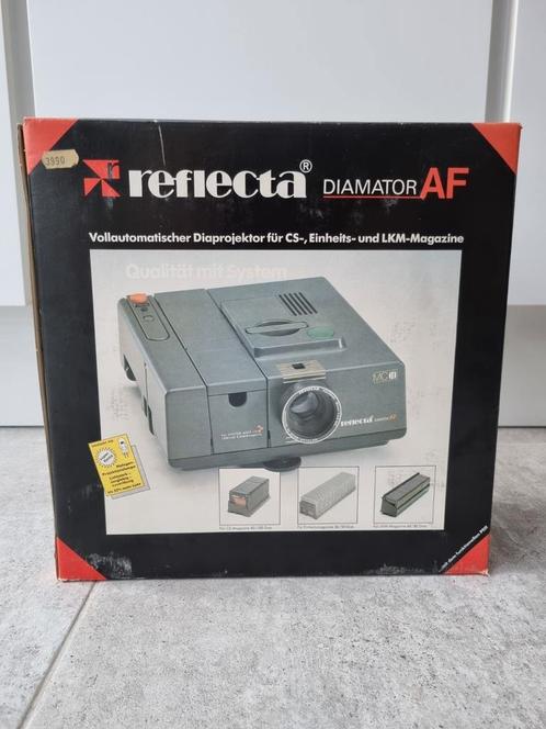 Reflecta diaprojector + tafel + scherm, Audio, Tv en Foto, Diaprojectoren, Zo goed als nieuw, Ophalen