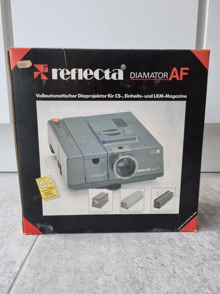Reflecta diaprojector + tafel + scherm, Audio, Tv en Foto, Diaprojectoren, Zo goed als nieuw, Ophalen