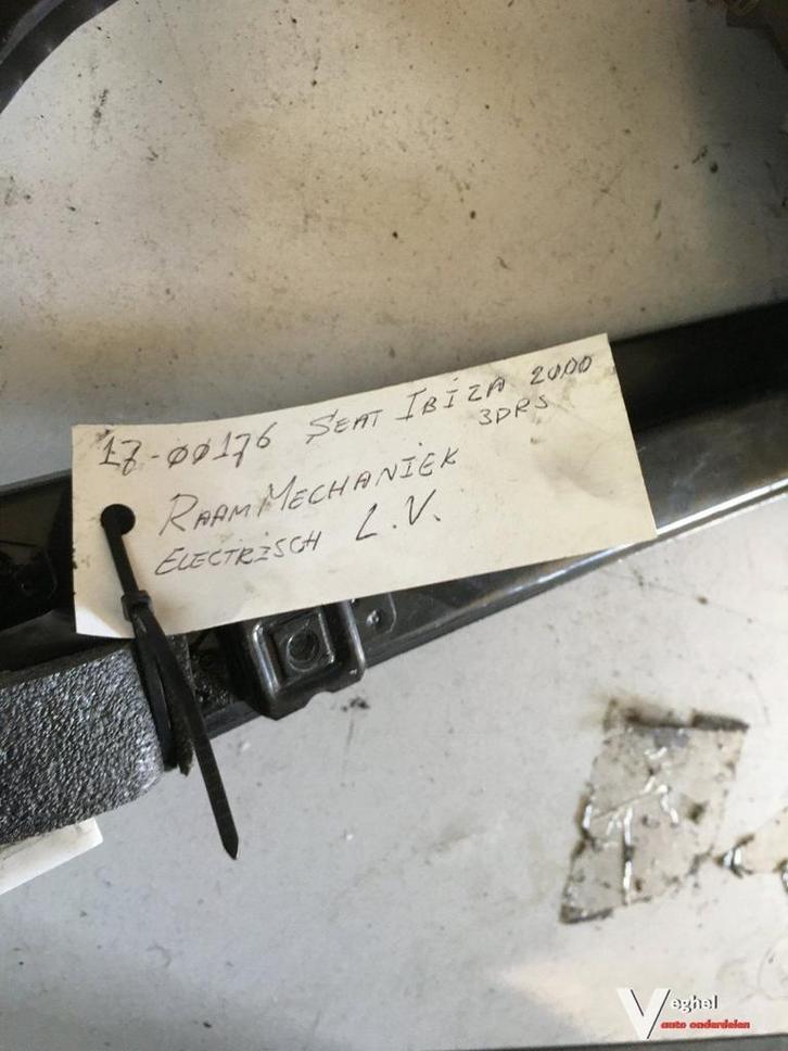 Seat Ibiza 3drs 2000 Elektr Raammechanisme Linksvoor, Auto-onderdelen, Ruiten en Toebehoren, Gebruikt, Ophalen of Verzenden