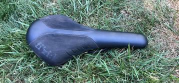 Fizik antares r7 - zadel beschikbaar voor biedingen