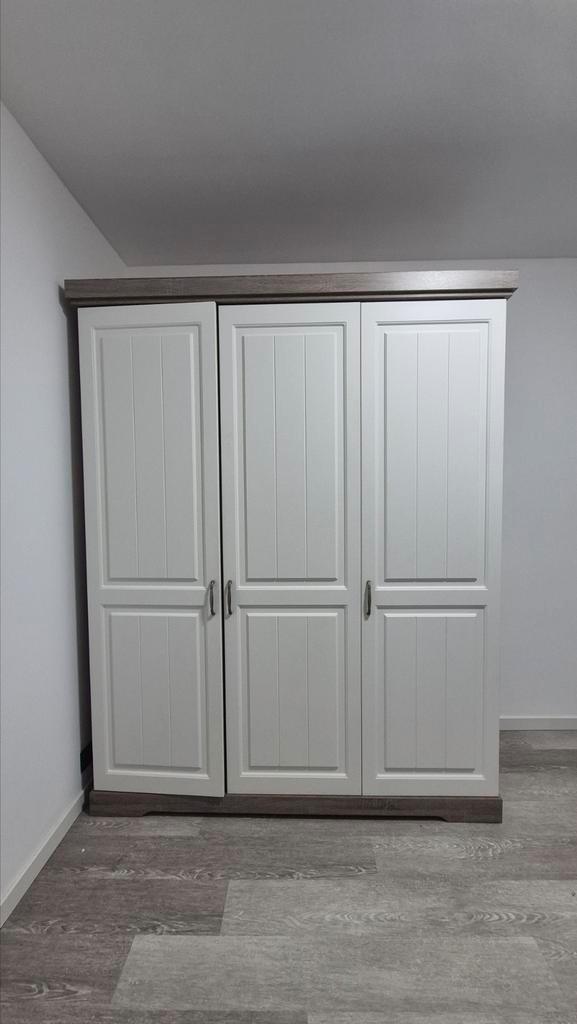 Slaapkamer Set (eenpersoonsbed, kast, bureau en nachtkastje), Huis en Inrichting, Slaapkamer | Complete slaapkamers, Zo goed als nieuw