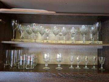 Wijn glazen,frisdrank,cava, cornet bier  beschikbaar voor biedingen