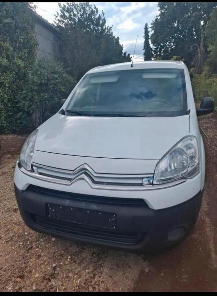 Prachtige Citroën berlingo 1,6Hdi bwj 2016 slechts 140000 km, Auto's, Bestelwagens en Lichte vracht, Particulier, Boordcomputer