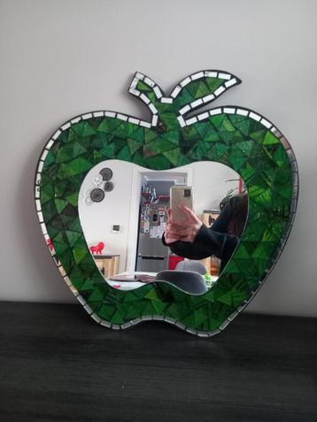 Décoration murale : pomme beschikbaar voor biedingen