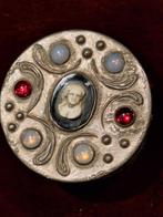 Boîte à poudre Art Nouveau 1920, Enlèvement