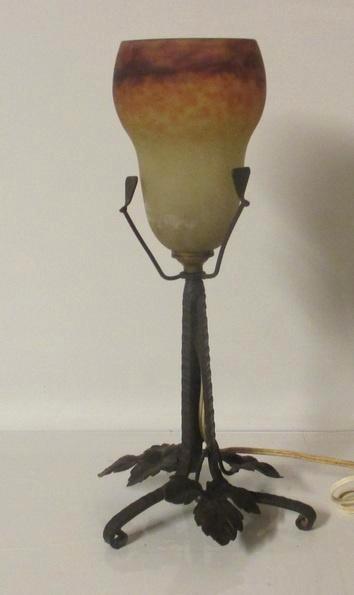 kleine art deco smeedijzer lamp met Muller kap, Antiek en Kunst, Antiek | Verlichting, Verzenden