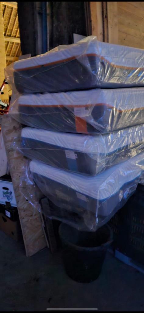 Te koop: Tempur showroom matrassen – zo goed als nieuw!, Maison & Meubles, Chambre à coucher | Matelas & Sommiers, Comme neuf