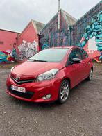 Toyota Yaris 1.3 2012 met 149000, Auto's, Toyota, Voorwielaandrijving, Euro 5, Zwart, 4 cilinders