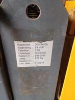 Batterij en oplader  voor heftruck gezocht., Ophalen of Verzenden, Heftruck