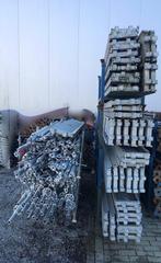 Stelling, Ophalen, Zo goed als nieuw, Gevelsteiger