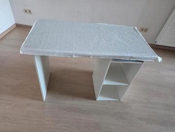 BUREAU  beschikbaar voor biedingen