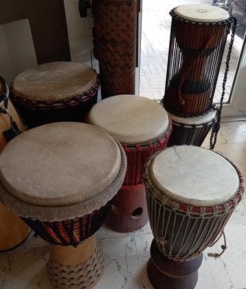 Djembés(6) Afrique de l’ouest , au choix  beschikbaar voor biedingen