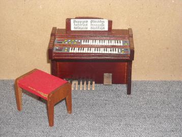 Lundby orgel met krukje beschikbaar voor biedingen