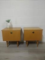 Set vintage nachtkastjes | retro kastjes, Huis en Inrichting, Slaapkamer | Nachtkastjes, Ophalen, Zo goed als nieuw
