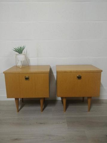 Set vintage nachtkastjes | retro kastjes  beschikbaar voor biedingen