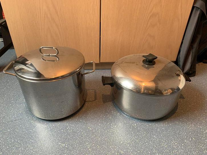 2 kwaliteits kookpotten 12l en 13l, Huis en Inrichting, Keuken | Potten en Pannen, Zo goed als nieuw, Inox, Ophalen