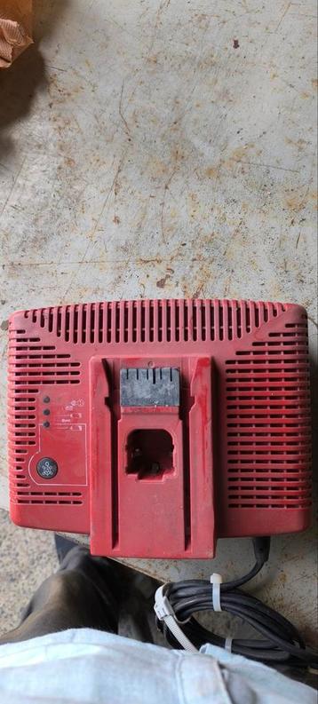 Chargeur hilti 9/36 : 75 € beschikbaar voor biedingen