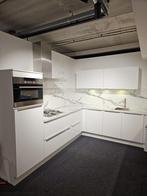 Hoogglans Witte Showroom Keuken + Apparatuur + GEDEMONTEERD, Hoekkeuken, Nieuw, Ophalen of Verzenden, Hoogglans of Gelakt