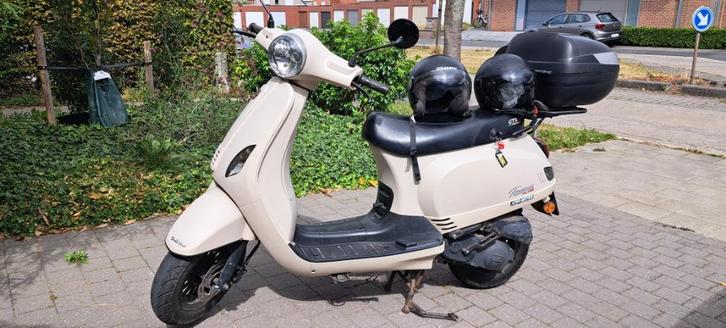 Scooter GTS TOSCANA 50CC, Fietsen en Brommers, Scooters | Vespa, Gebruikt, Overige modellen, Klasse B (45 km/u), Benzine, Ophalen