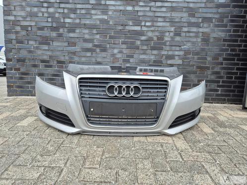 Audi a3 8p 2008 - 2012 facelift voorbumper zilver met pdc, Auto-onderdelen, Carrosserie, Bumper, Audi, Voor, Gebruikt, Ophalen of Verzenden