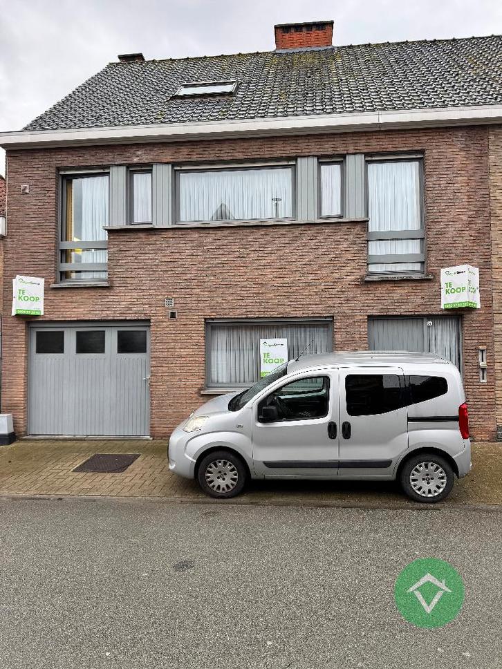 Woning met garage in centrum van Koekelare, Immo, Huizen en Appartementen te koop, Provincie West-Vlaanderen, 200 tot 500 m², Tussenwoning
