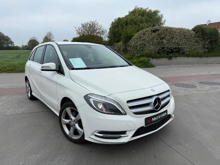 Mercedes Benz B 180 Benzine* EURO 6* LED * GPS * XENON, Autos, Mercedes-Benz, Entreprise, Achat, Classe B, ABS, Airbags, Air conditionné