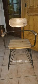 Stoel van ijzer en hout
Zithoogte 47 cm, Huis en Inrichting, Barkrukken, Ophalen, Nieuw, Hout
