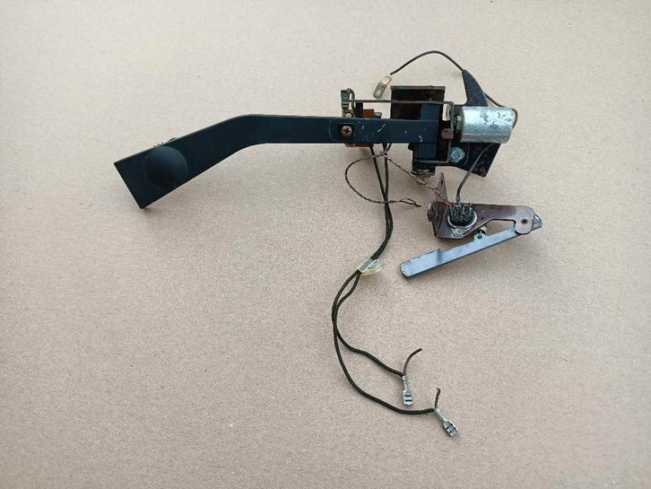 Tone Arm/ Mechaniek Rowe-AMi MM1 (1967) jukebox, Collections, Machines | Jukebox, Ami, Envoi