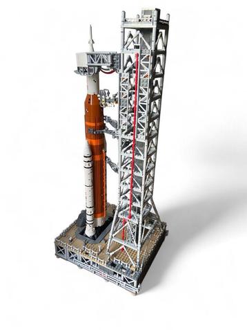 LEGO Icons set 10341 – NASA Artemis Space Launch System. beschikbaar voor biedingen