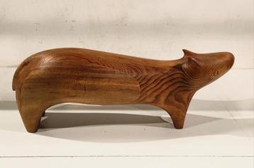Houten hond , schoolproject st jozef 1969 , houtafdeling st  beschikbaar voor biedingen