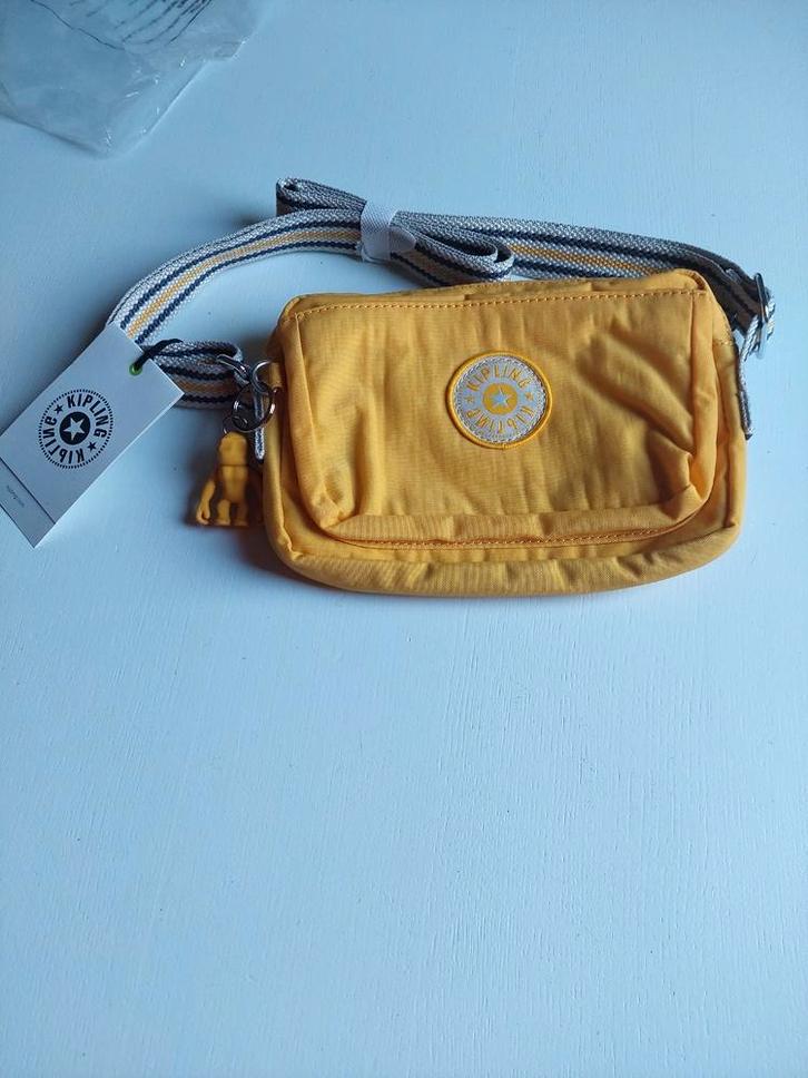 Cadeau de Noël ! Kipling Abanu mini sac jaune, Bijoux, Sacs & Beauté, Sacs | Sacs Femme, Neuf, Jaune, Enlèvement ou Envoi