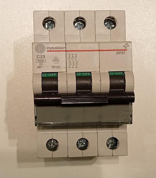 GE Vynckier C25- en C40-stroomonderbrekers, Doe-het-zelf en Bouw, Elektriciteit en Kabels, Nieuw, Ophalen of Verzenden
