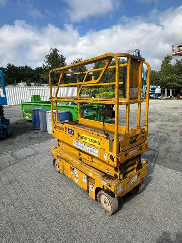 Schaarlift beschikbaar voor biedingen