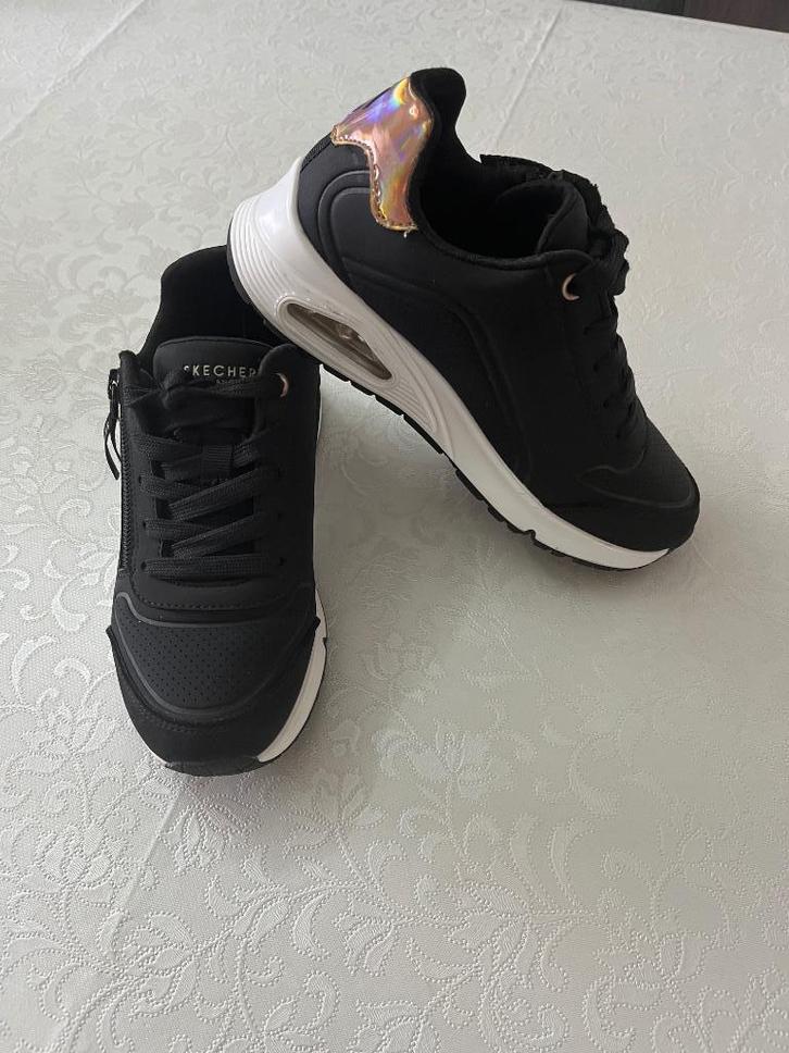 Nieuwe Skechers ~ maat 33, Kinderen en Baby's, Kinderkleding | Schoenen en Sokken, Nieuw, Schoenen, Meisje, Ophalen