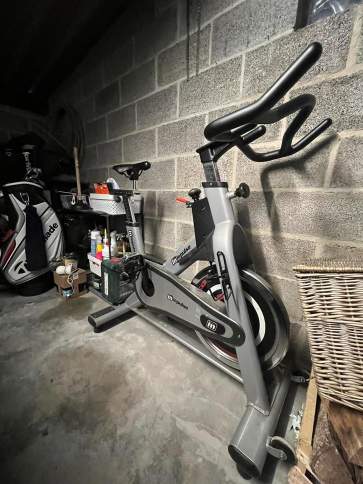 Velo de spinning professionnel, Sport en Fitness, Fitnessmaterialen, Zo goed als nieuw, Ophalen