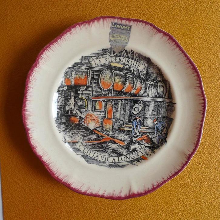 Assiette LONGWY, Antiquités & Art, Antiquités | Céramique & Poterie, Enlèvement